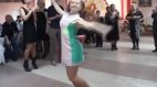 რუსი გოგონას სოლო, ქორწილში