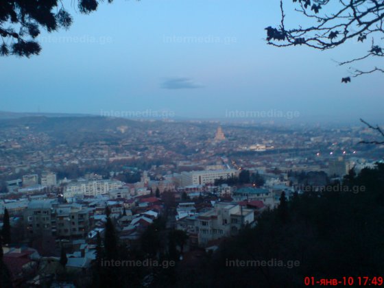 ხედი მთაწმინდის პანთეონიდან.