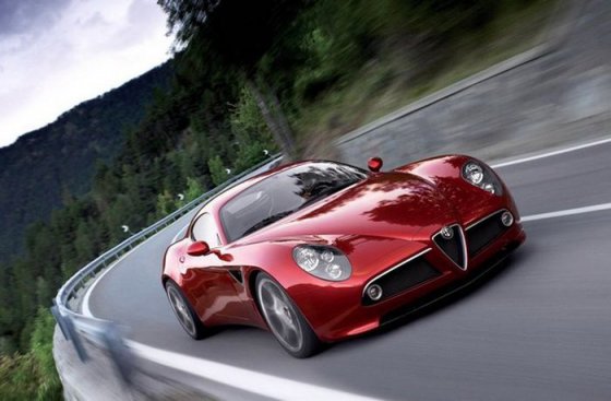 Alfa Romeo 4C-პლასტიკისაგან დამზადებული  ავტომობილი