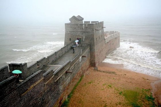 ადგილი, სადაც ჩინეთის დიდი  კედელი  ოკეანეში გადის-საოცარი ხედია