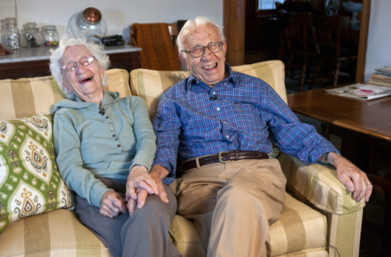 ქორწინების 81-ე წლისთავის აღნიშვნა. 102 წლის ჯონ ბეთარი და 98 წლის ანა ბეთარი