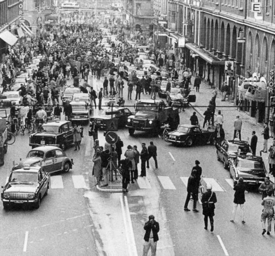 შვედეთი, 1967 წლის 3 სექტემბერი. მოძრაობის მარცხნიდან მარჯვნივ შეცვლის პირველი დღე