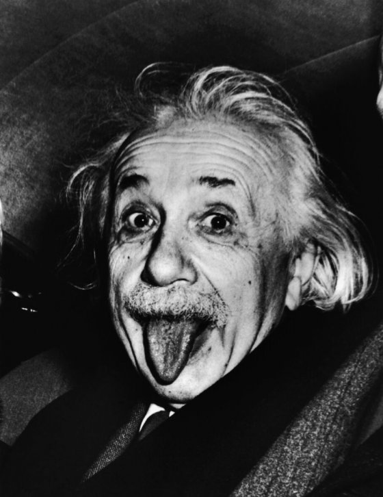 დღეს  გენიალური  მეცნიერის ალბერტ აინშტაინის  დაბადების  135 წლისთავია
