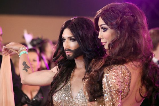 Conchita Wurst-ის ქალთევზას ტატუ.