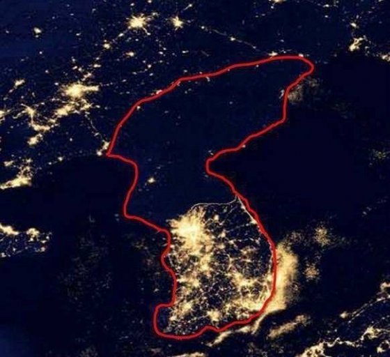 ღამის კორეის ფოტოსურათი კოსმოსიდან