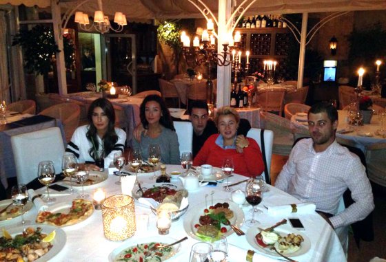 ნინი, ქეთა, ნინო და თეონა მოსკოვის რესტორან "მარიოში"