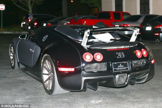 2 მილიონად ღირებული ავტომანქანა Bugatti Veyron