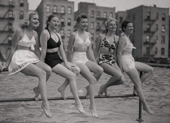 ამერიკელი გოგონები "კუპალნიკებში" 1945 წელს
