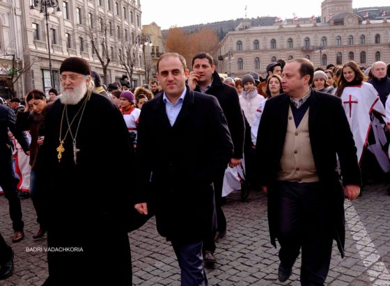 საკრებულოსთან ალილოს პროცესისას თბილისის თავკაცები შეუერთდნენ