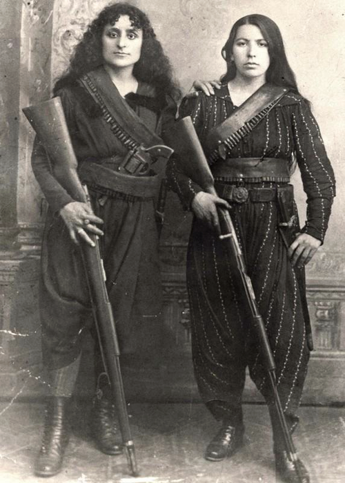 სომეხი მეამბოხე ქალები - 1895 წელი