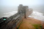 ადგილი, სადაც ჩინეთის დიდი  კედელი  ოკეანეში გადის-საოცარი ხედია