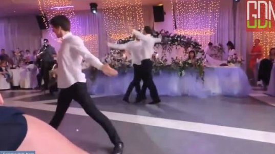 ჩეჩნურ ქორწილში ქართული ცეკვა და სიმღერა