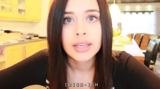 19 წლის გოგოს ვიდეო ინტერნეტს იპყრობს, ის სხვადასხვა ენაზე საუბრობს